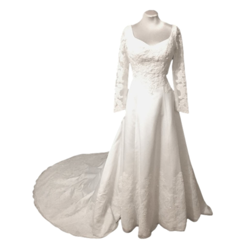 𝅺Vintage Satin with Lace Wedding Gown Long Sleeve New Old Stock